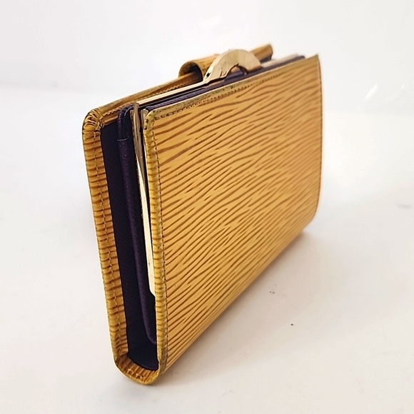 Louis Vuitton Yellow Epi Leather Kiss Lock Bifold Wallet - Picture 5 of 14